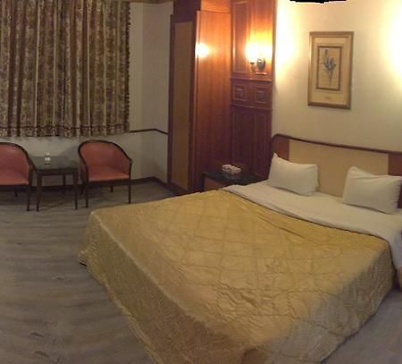 Changsing Business Motel Tainan Exteriör bild