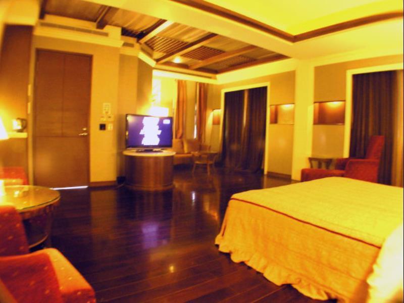 Changsing Business Motel Tainan Exteriör bild