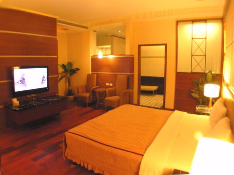 Changsing Business Motel Tainan Exteriör bild