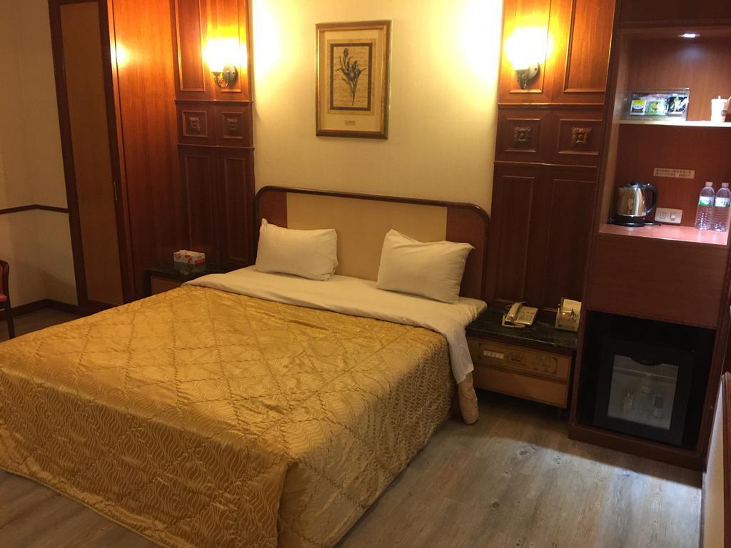 Changsing Business Motel Tainan Exteriör bild