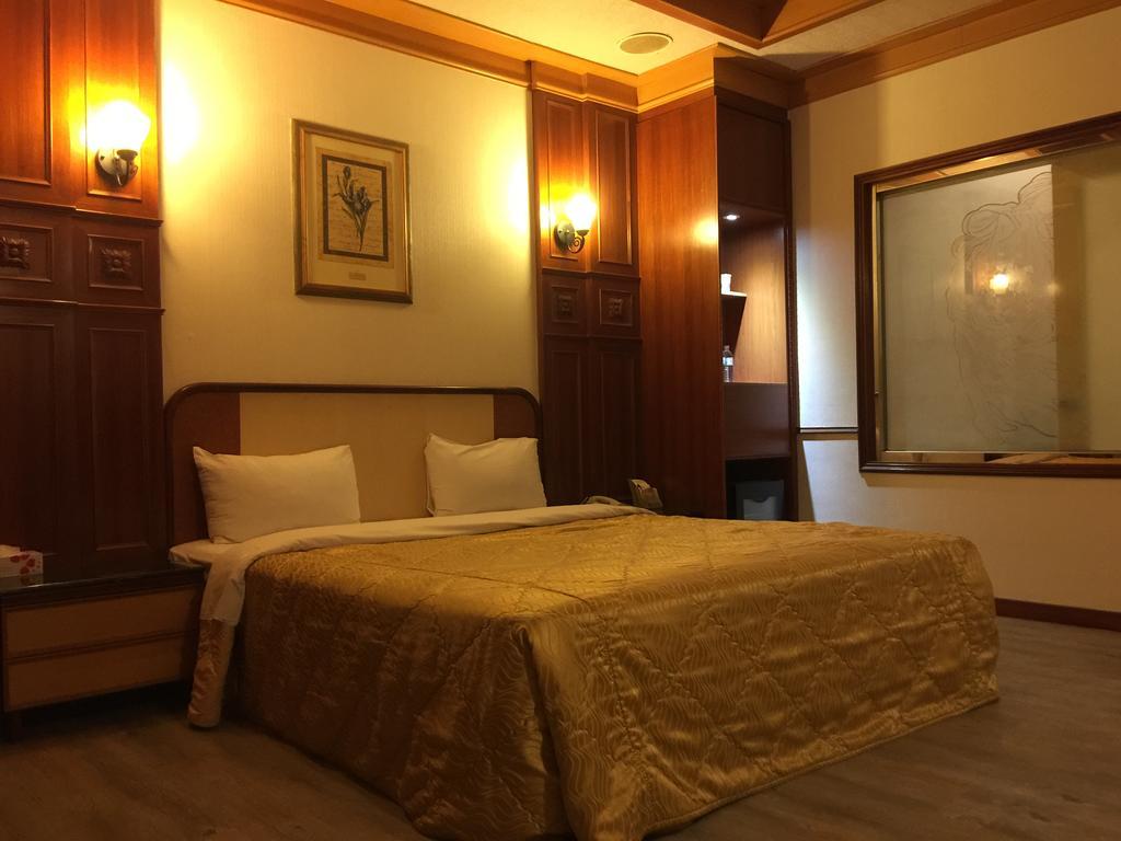 Changsing Business Motel Tainan Exteriör bild