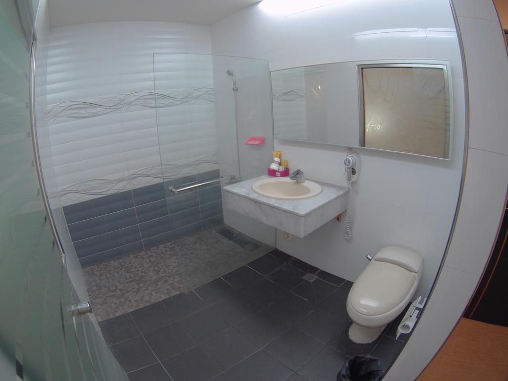 Changsing Business Motel Tainan Exteriör bild