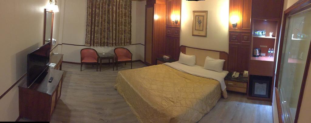 Changsing Business Motel Tainan Exteriör bild