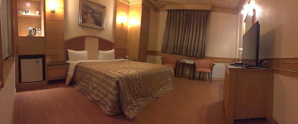 Changsing Business Motel Tainan Exteriör bild