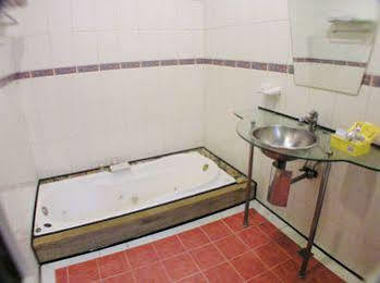 Changsing Business Motel Tainan Exteriör bild